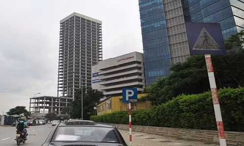 Thap 31 tang nghin ty bo hoang giua Ha Noi