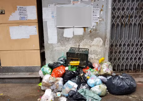 Phat dien voi hang xom “hon nhien qua hoa xau tinh“-Hinh-2