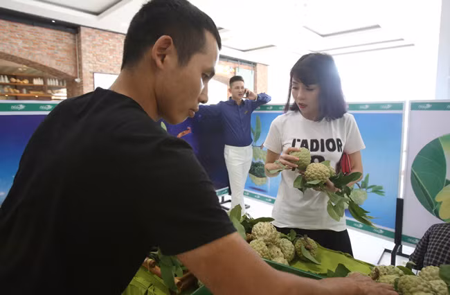 Nhiều người cảm thấy khá lạ khi nhìn thấy na "khủng".