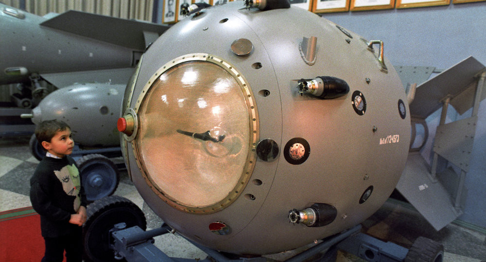 Với việc thử nghiệm thành công bom hạt nhân RDS-1, Liên Xô phá vỡ thế độc quyền vũ khí hạt nhân của Mỹ và trở thành cường quốc hạt nhân thứ hai thế giới. Video: Mỹ rút khỏi hiệp ước hạt nhân INF với Nga (nguồn: VTC14)