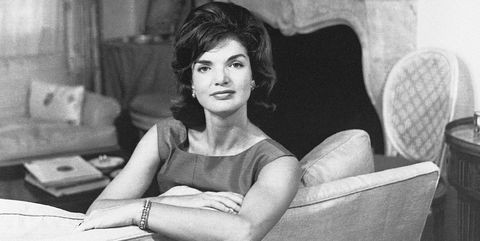 Hai người lên kế hoạch tổ chức lễ cưới vào tháng 6/1952. Thế nhưng, tháng 3 năm ấy, Jacqueline đột ngột hủy bỏ hôn ước vì hiểu rõ hơn về hôn phu Husty.