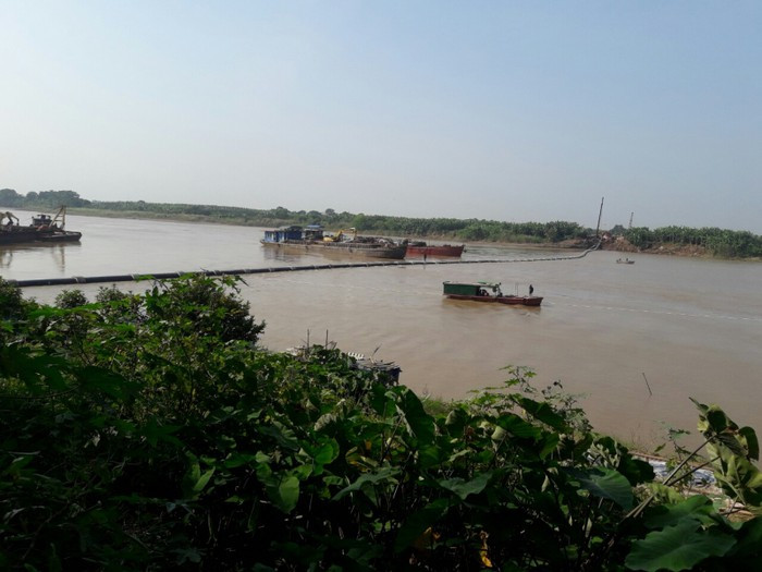 Sông Đuống hiền hòa, kỳ vĩ đóng vai trò quan trọng trong đời sống tinh thần của người dân. Nhiều người con đi xa quê luôn nhớ về dòng sông này.