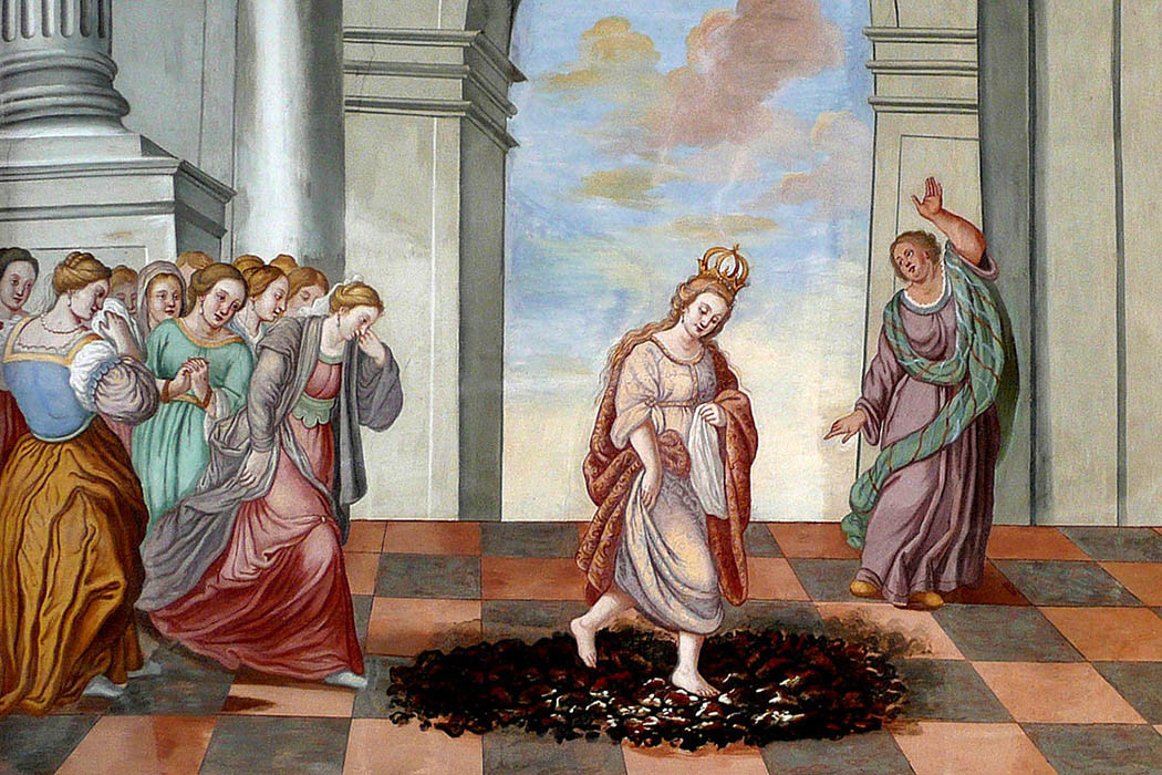 Thử thách bằng lửa chủ yếu được dùng để kiểm tra phụ nữ bị cáo buộc ngoại tình. Nghi phạm sẽ phải thực hiện thử thách đi bộ 9 bước trên than nóng đỏ.