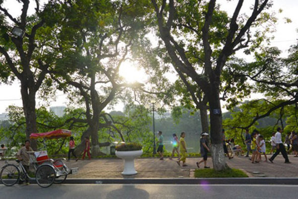 Du bao thoi tiet hom nay: Ha Noi sang lanh, trua nang