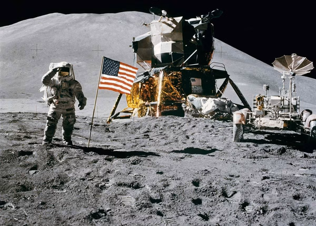 Sự kiện này được coi là cơ hội lớn cho Mỹ đánh bại Liên Xô trong sứ mệnh chinh phục Mặt trăng. Vì vậy, hơn 2 tuần sau khi tên lửa đẩy N-1 gặp sự cố, Mỹ với sự chuẩn bị đầy đủ về con người, kỹ thuật nên phóng tàu Apollo 11 đưa các phi hành gia chinh phục Mặt trăng và hạ cánh xuống Mặt trăng thành công. Video: Kỷ niệm 45 năm con người đặt chân lên Mặt trăng (nguồn: VCT14)