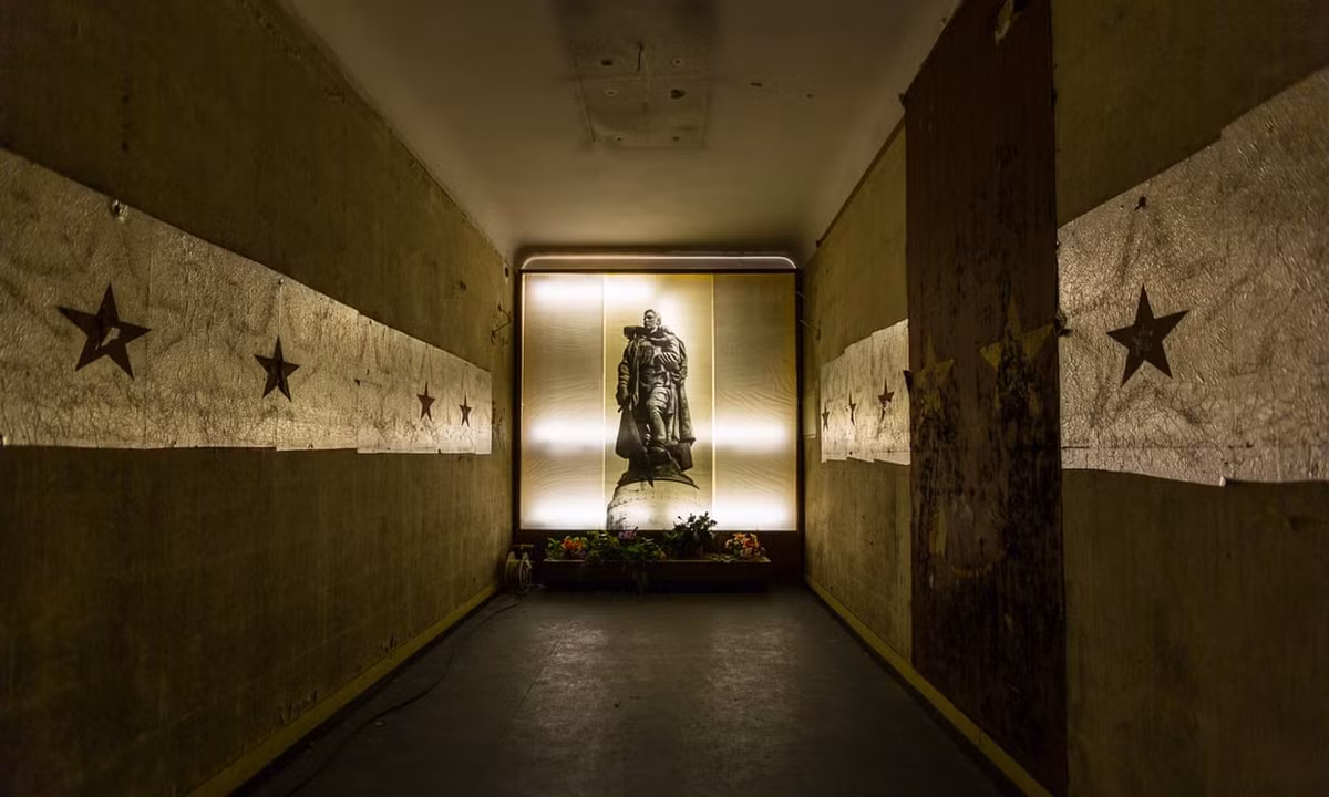 Căn cứ quân sự tại Wünsdorf là một trong những nơi đồn trú của binh lính Liên Xô. Họ thường ở tại nơi này trong khoảng 2 - 3 năm.