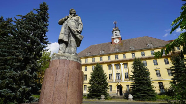 Nằm giữa một cánh rừng ở Wünsdorf, miền Đông nước Đức là khu quân sự bí mật từng được trùm phát xít Hitler sử dụng để lên kế hoạch cho Chiến tranh thế giới 2.