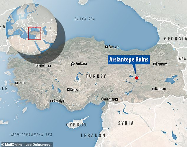 Tuy nhiên, cũng có giả thuyết cho rằng hộp sọ bị đập vỡ sau khi đứa trẻ qua đời.