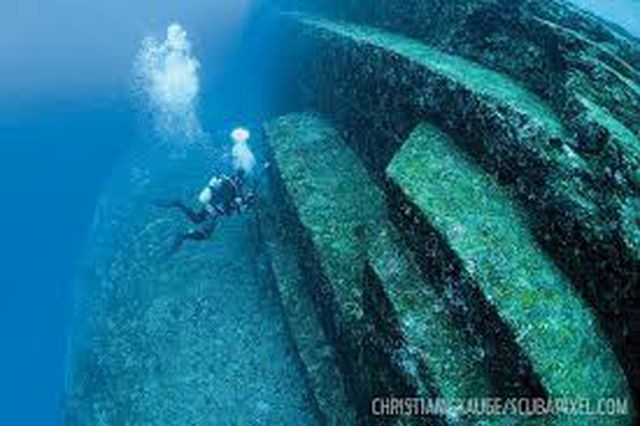 Nguồn gốc của quần thể kiến trúc dưới nước Yonaguni Monument là một bí ẩn lớn. Cho đến nay, các chuyên gia vẫn chưa tìm ra câu trả lời chính xác.