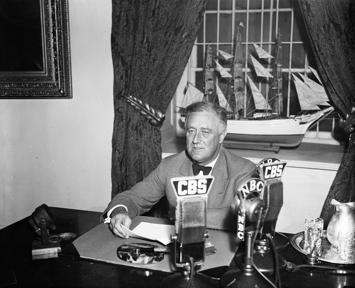 Do vậy, hình ảnh ông chủ Nhà Trắng kiên cường chống chọi với bệnh tật được công chúng Mỹ đánh giá cao.