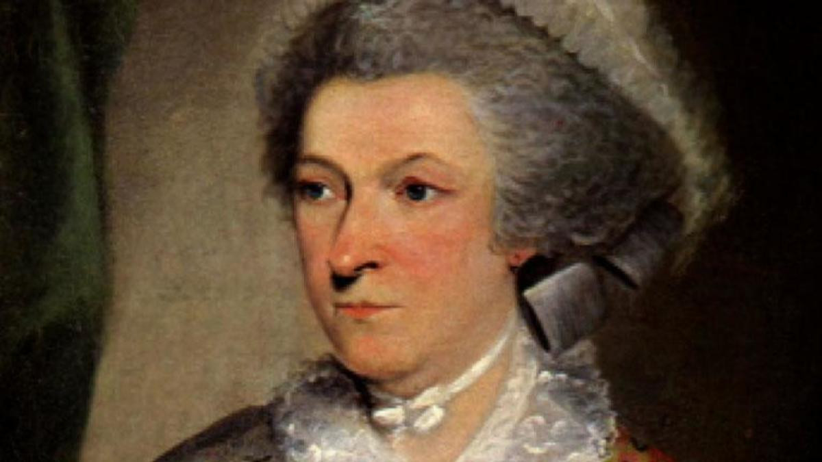 Tổng thống Taft từng tiết lộ đã giật mình khi thấy hồn ma của bà Adams lướt qua một cánh cửa trên tầng 2. Không những vậy, một số thành viên nội các thậm chí còn ngửi thấy mùi xà phòng hoa oải hương yêu thích của đệ nhất phu nhân Adams.