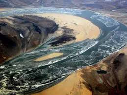 Năm 2010, báo chí đưa tin công ty hóa chất công nghiệp Cát Lâm (nay là Công ty dầu khí Cát Lâm) xả thải 114 tấn thủy ngân và 5,4 tấn methylmercury vào sông Tùng Hoa trong thời gian từ năm 1958 - 1982.