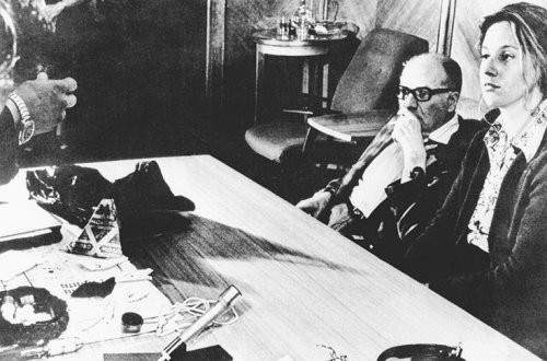 Cụ thể, vào năm 1975, Peterson được cử sang Moscow và làm việc tại Đại sứ quán Mỹ với vỏ bọc là một nhân viên văn thư.