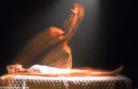 Dù sống ở một nơi hoàn toàn khác nhưng những người này nhớ chính xác từng chi tiết, sự kiện về gia đình họ từng sống.