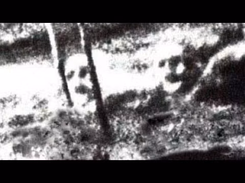 Hai thủy thủ này chết ngạt khi đang lau chùi một thùng chứa dầu vài ngày trước. Dù các chuyên gia kiếm tra, phân tích bức ảnh nhưng không phát hiệu sự chỉnh sửa. Video: Khó lý giải video "ma" theo người lên taxi (nguồn: VTC14)