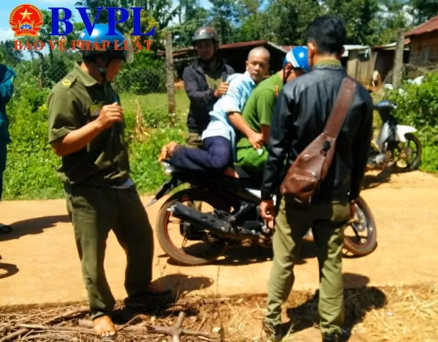 Chong cu lay dao dam vo cu nguy kich vi hen ho voi nguoi khac