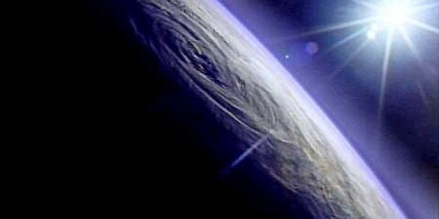 Cụ thể, vào thời điểm trên, NASA phát hiện ra một phần tầng ozone ở Nam Cực bị phá hủy nghiêm trọng. Sự việc này được các chuyên gia dự đoán có thể khiến tầng ozon ở khu vực này trở nên mỏng hơn rất nhiều.