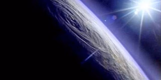 Cụ thể, vào thời điểm trên, NASA phát hiện ra một phần tầng ozone ở Nam Cực bị phá hủy nghiêm trọng. Sự việc này được các chuyên gia dự đoán có thể khiến tầng ozon ở khu vực này trở nên mỏng hơn rất nhiều.