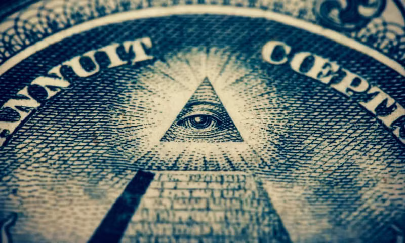 Hội Khai sáng (Illuminati) ra đời từ năm 1776 và hoạt động cho đến năm 1785. Giáo sư Luật người Đức Adam Weishaupt là người thành lập hội kín quyền lực này.