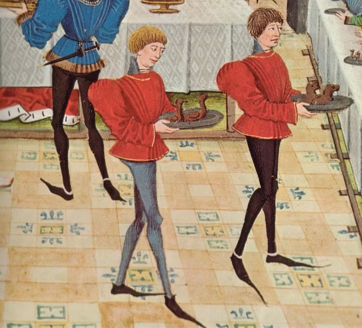 Để thể hiện sự giàu có và đẳng cấp, nam giới thường sử dụng những đôi dày dài và mũi nhọn.