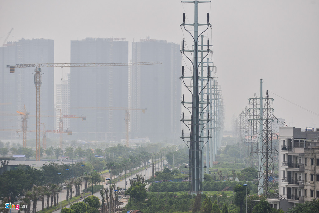 Tình trạng mù bao phủ khắp mọi nơi, ở những điểm cao quan sát, tầm nhìn bị hạn chế rất nhiều.