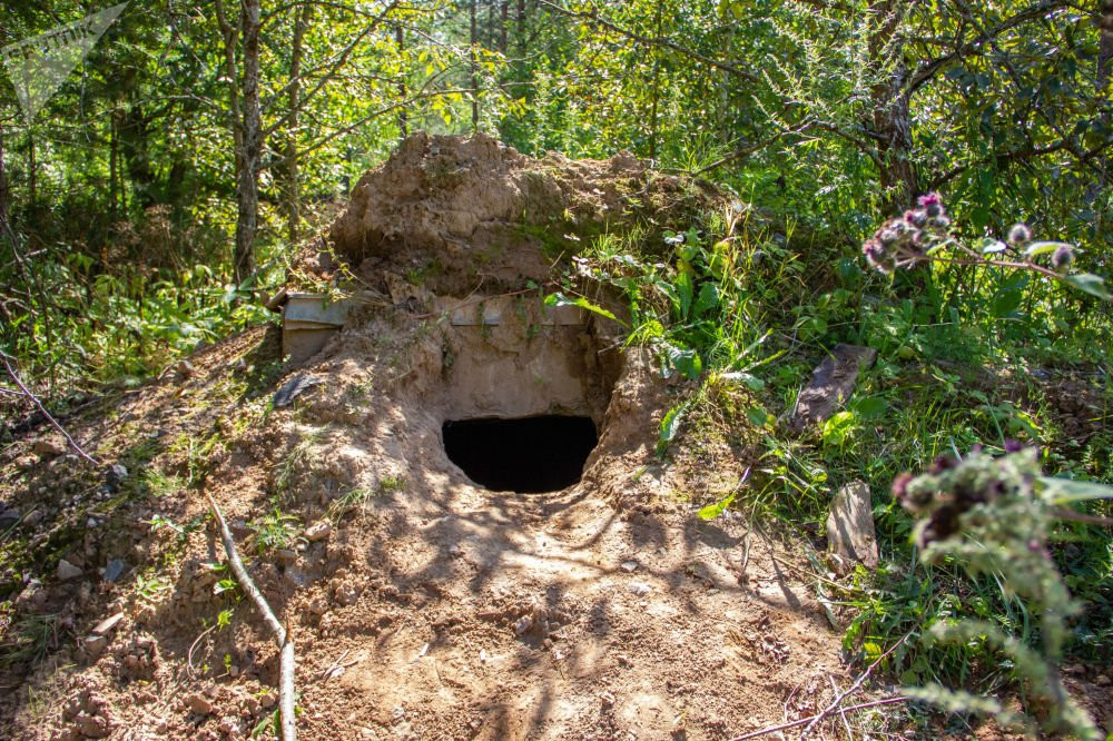 Nhiều trang thiết bị, vũ khí bên trong cơ sở hạt nhân Dvina được Liên Xô chuyển đi.