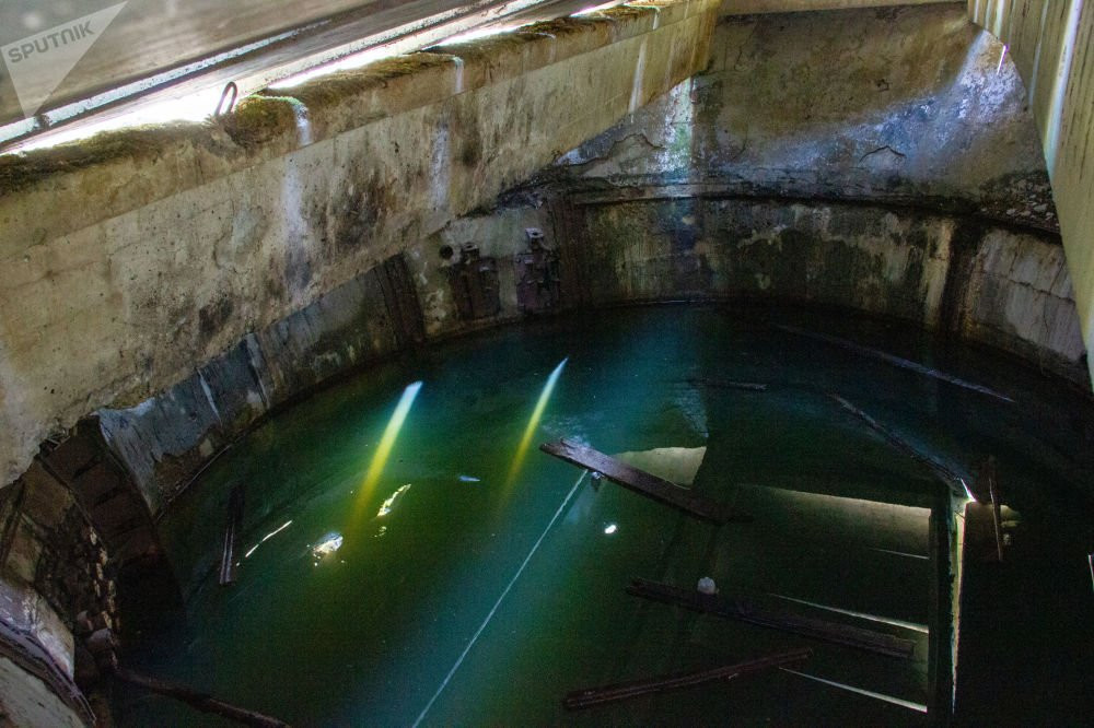 Vào năm 1987, Liên Xô và Mỹ ký kết Hiệp ước Lực lượng hạt nhân tầm trung (INF).