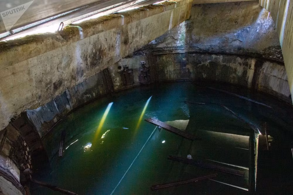 Vào năm 1987, Liên Xô và Mỹ ký kết Hiệp ước Lực lượng hạt nhân tầm trung (INF).