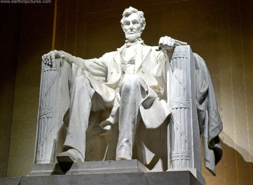 Dưới thời Tổng thống Franklin D. Roosevelt, linh hồn Tổng thống Lincoln được báo cáo thường xuyên xuất hiện. Nữ hoàng Wilhelmina của Hà Lan từng làm khách tại Nhà Trắng cũng giật mình khi bắt gặp linh hồn Tổng thống Lincoln.