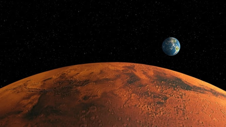 Thế nhưng, các chuyên gia của NASA không tìm thấy sự hiện diện của bất cứ sinh vật sống trong đất gần các địa điểm hạ cánh của tàu vũ trụ Viking 1 và 2.