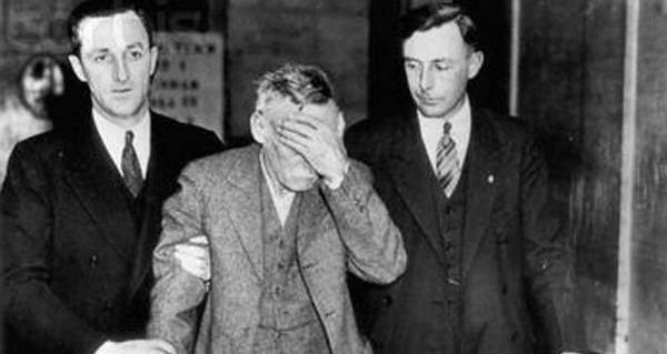 Vào năm 1890, Fish tới thành phố New York và hành nghề mại dâm nam. Tại đây, gã thường xuyên dụ dỗ trẻ em đến nhà để tra tấn, hãm hiếp và giết nạn nhân.