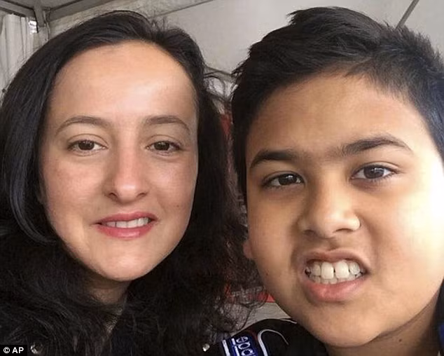 Hai anh em Miguel lên chuyến MH17 cùng với gần 300 hành khách. Khoảng 2 giờ sau khi máy bay cất cánh, máy bay bị bắn rơi khi bay qua không phận Ukraina, khu vực gần biên giới với Nga.