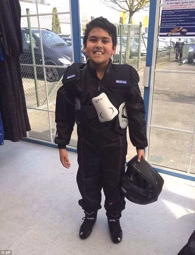 Đêm trước khi lên chuyến bay định mệnh, Miguel đột nhiên nói với mẹ rằng: “Mọi người chọn cách chết như thế nào? Điều gì sẽ xảy ra nếu cơ thể của con bị đem chôn? Phải chăng con sẽ không cảm thấy gì nữa bởi vì linh hồn con đã về với Chúa?”.