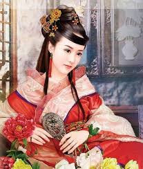 Nguyên do vì người xưa lo sợ hoàng đế sẽ chìm đắm vào nữ sắc, bỏ bê chính sự khiến quốc gia lâm nguy, thậm chí là diệt vong.