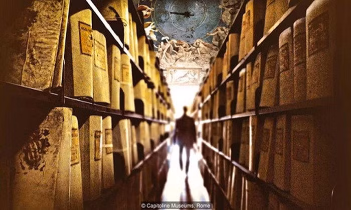 Ngoài ra, bên trong Mật khố của Vatican còn có hàng trăm bản viết tay, cuộn giấy da và sổ sách có niên đại hàng ngàn năm tuổi.