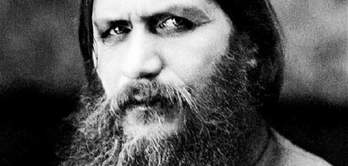 Chỉ bằng cách cầu nguyện, Rasputin khiến tình trạng chảy máu của hoàng tử Alexei dừng lại. Kể từ đó, gã được Sa hoàng coi trọng và ban thưởng nhiều đặc ân. Vì vậy, Rasputin ngày càng ngông cuồng và thực hiện nhiều hành động đồi bại, điên rồ như thông dâm, tham nhũng, hiếp dâm tu sĩ...