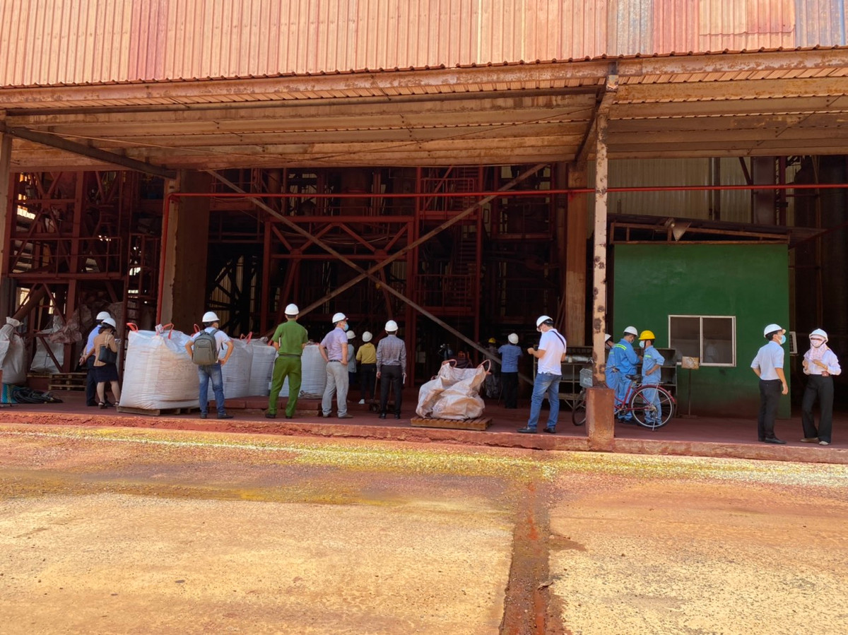 Nhà máy Thép tấm lá Phú Mỹ: Xả thải vượt nhiều lần so với quy chuẩn - Hình 2 Nha may Thep tam la Phu My: Xa thai vuot nhieu lan so voi quy chuan-Hinh-2