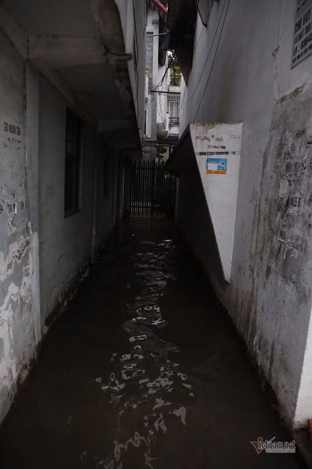 Các con hẻm ngập sâu.
