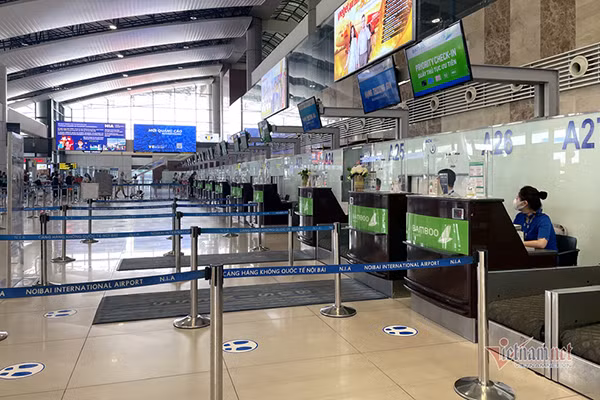 Nhieu nguoi TP.HCM duoc bay ve nha sau vai thang ket lai Ha Noi-Hinh-13