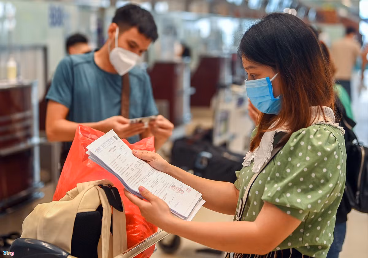 Nhieu nguoi TP.HCM duoc bay ve nha sau vai thang ket lai Ha Noi-Hinh-8