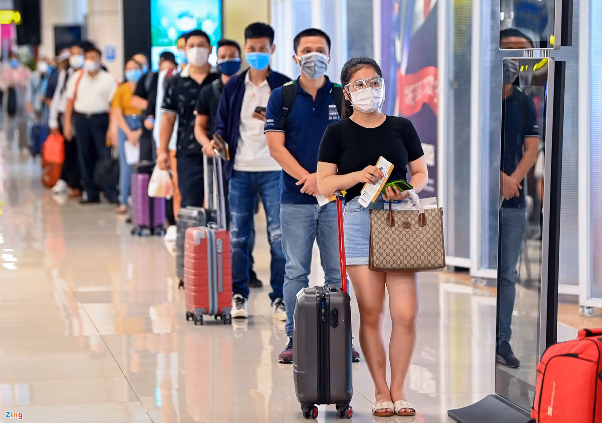 Nhieu nguoi TP.HCM duoc bay ve nha sau vai thang ket lai Ha Noi-Hinh-9