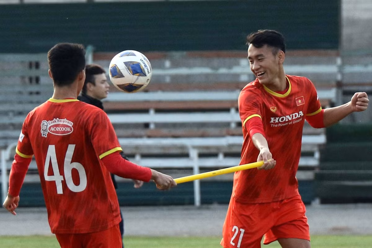 2 đối thủ của U23 Việt Nam tại bảng I cũng chuẩn bị tích cực. U23 Đài Loan (Trung Quốc) đã có mặt tại Bishkek và được bố trí ở cùng khách sạn với thầy trò HLV Park. Trong khi đó, U23 Myanmar đã có mặt tại UAE để tập huấn, sau đó tới ngày 25/10 mới di chuyển sang Kyrgyzstan.