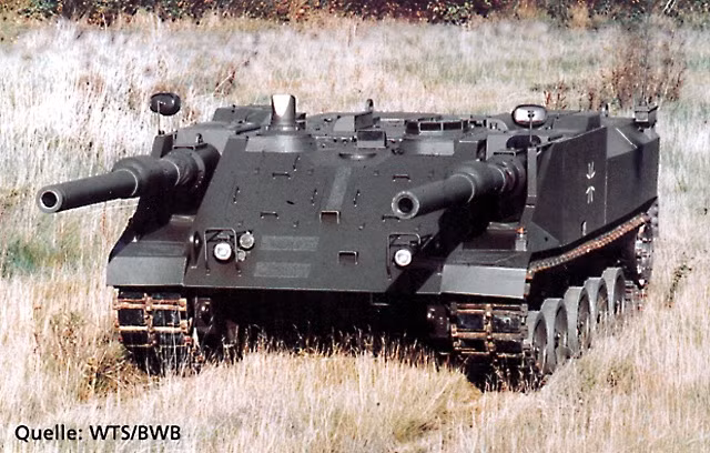 Những năm 1960-1970, đứng trước tình hình Liên Xô sản xuất số lượng khổng lồ tới hàng nghìn chiếc tăng T-62, T-72 có khả năng chịu được phát bắn trực diện từ pháo tự hành chống tăng Kanonenjagdanpanzerand 90mm hay phát bắn của xe tăng Leopard 1 đã khiến Quân đội Đức đứng ngồi không yên. Họ nhanh chóng quyết định phải phát triển một loại xe tăng đủ sức tiêu diệt các thế hệ tăng Liên Xô. Đó là tiền đề cho sự ra đời của mẫu xe tăng VT độc đáo nhất chiến tranh Lạnh. Nguồn ảnh: WTS