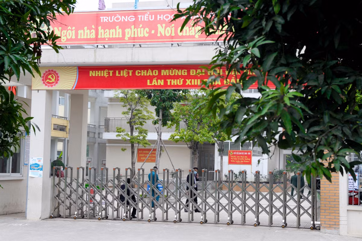 Can canh noi cach ly 80 co tro truong Tieu hoc Xuan Phuong-Hinh-2