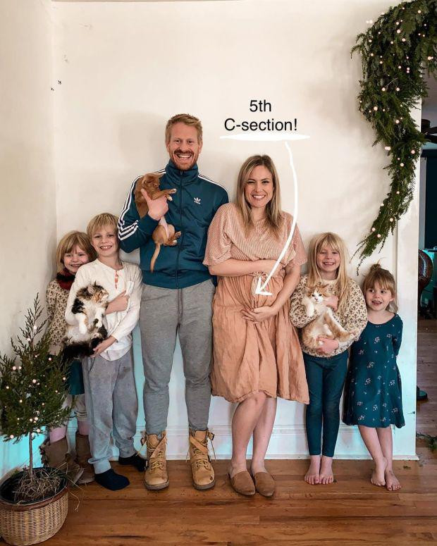 Ngày 22/12/2020, sau khi uống cà phê sáng và ăn bánh mì nướng, Emily Mitchell đột nhiên bất tỉnh. Gia đình ngay lập tức đưa cô vào bệnh viện Westerly để cấp cứu nhưng cô không qua khỏi. Lúc này Mitchell đang mang thai bé thứ 5 được 6 tuần tuổi.