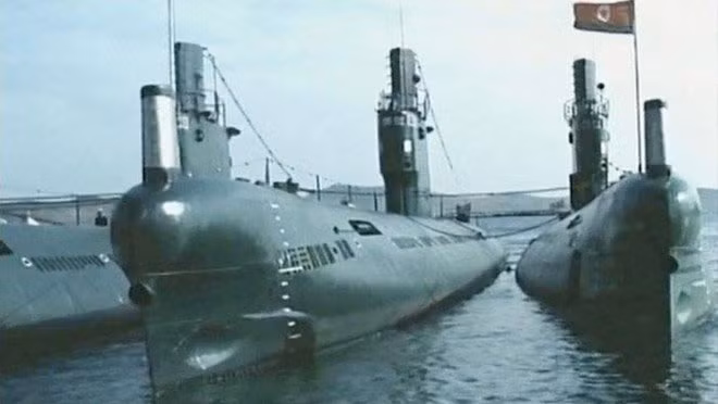 50 tau ngam Trieu Tien rut ve can cu