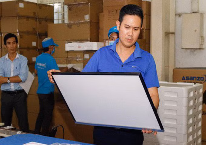 Ong Pham Van Tam buc xuc ve ket luan Asanzo cua Tong cuc Hai quan