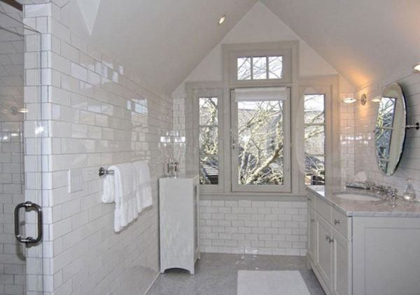 Phòng tắm áp mái sang chảnh