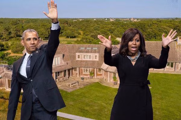 Cựu Tổng thống Mỹ Barack Obama cùng Michelle và hai con gái vừa có kỳ nghỉ hè tại đảo Martha's Vineyard. Vì quá yêu thích nơi này, vợ chồng Obama đã mua bất động sản từ chủ sở hữu Wyc Grousbeck. Ảnh: Getty, Realtor.com