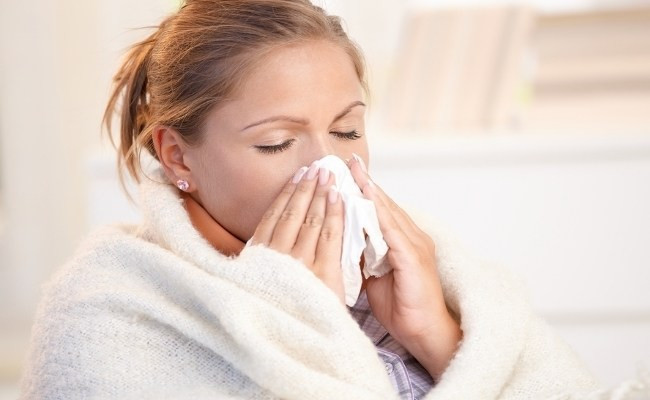 Hỗ trợ hô hấp - Sử dụng tinh dầu cà phê khi bị ngạt mũi sẽ giúp bạn dễ thở hơn.